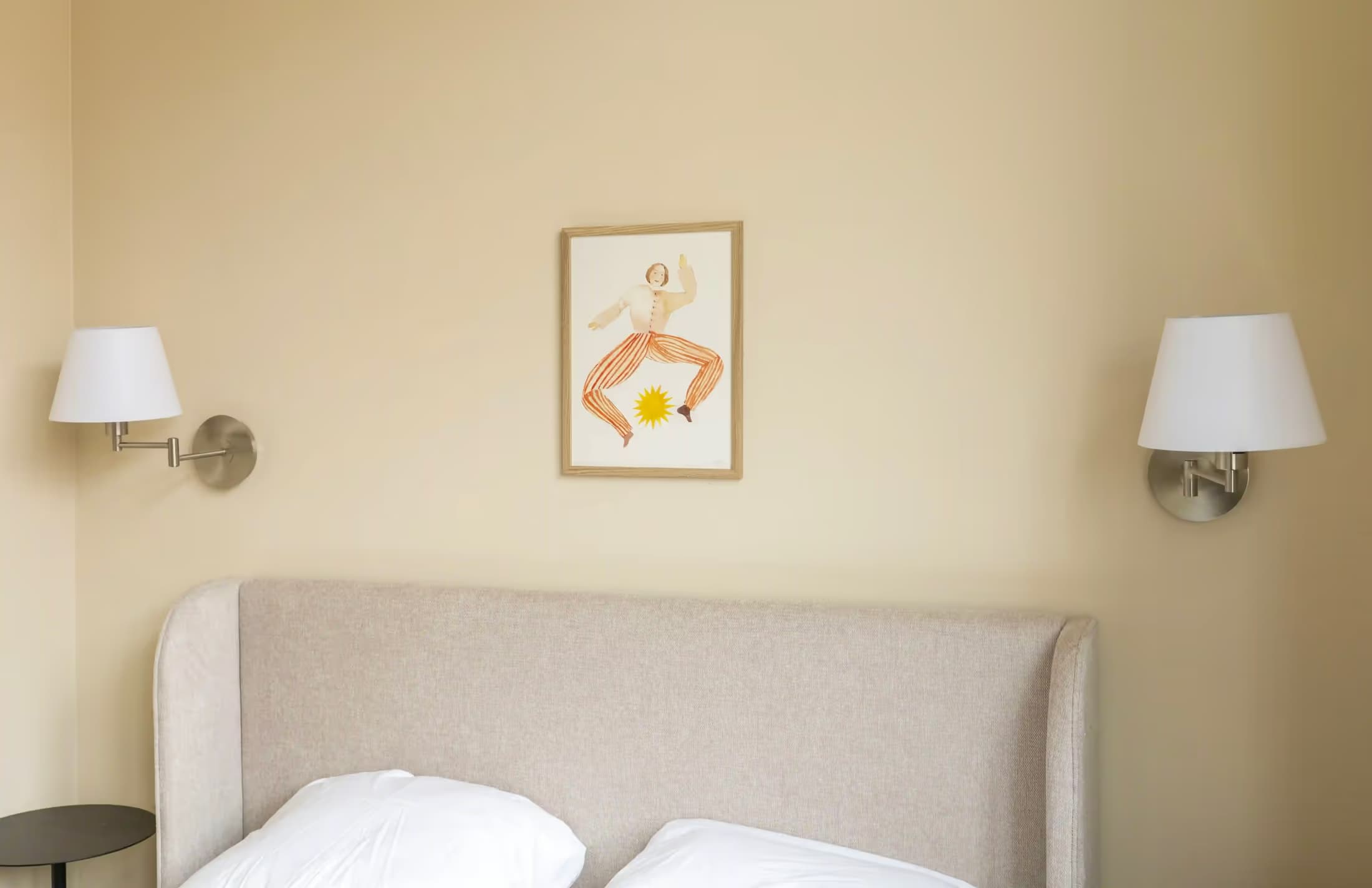 Room 8 photo 1