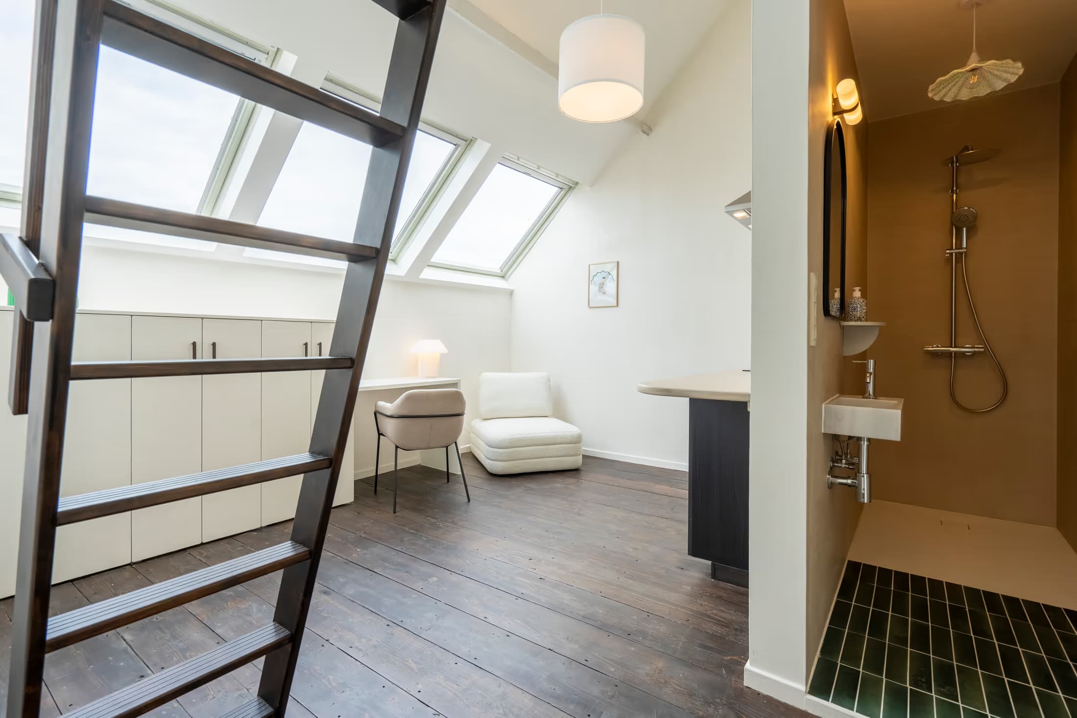 8. Coliving room – Street Side