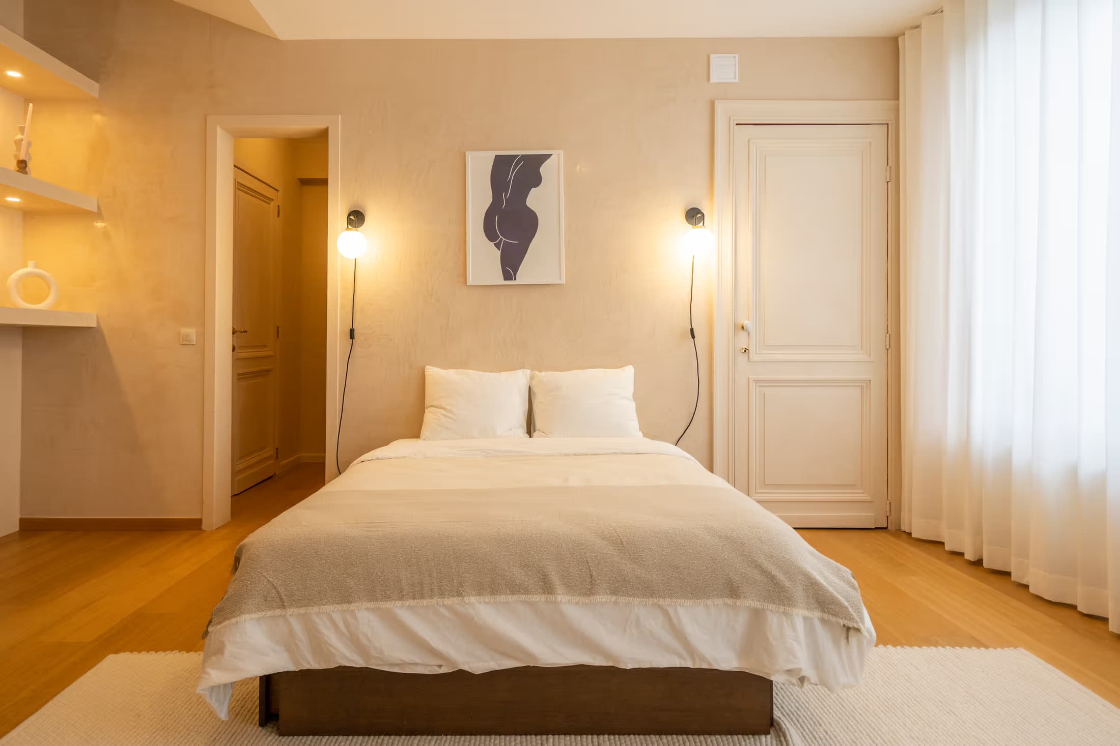 3. Coliving room – Street Side photo 1