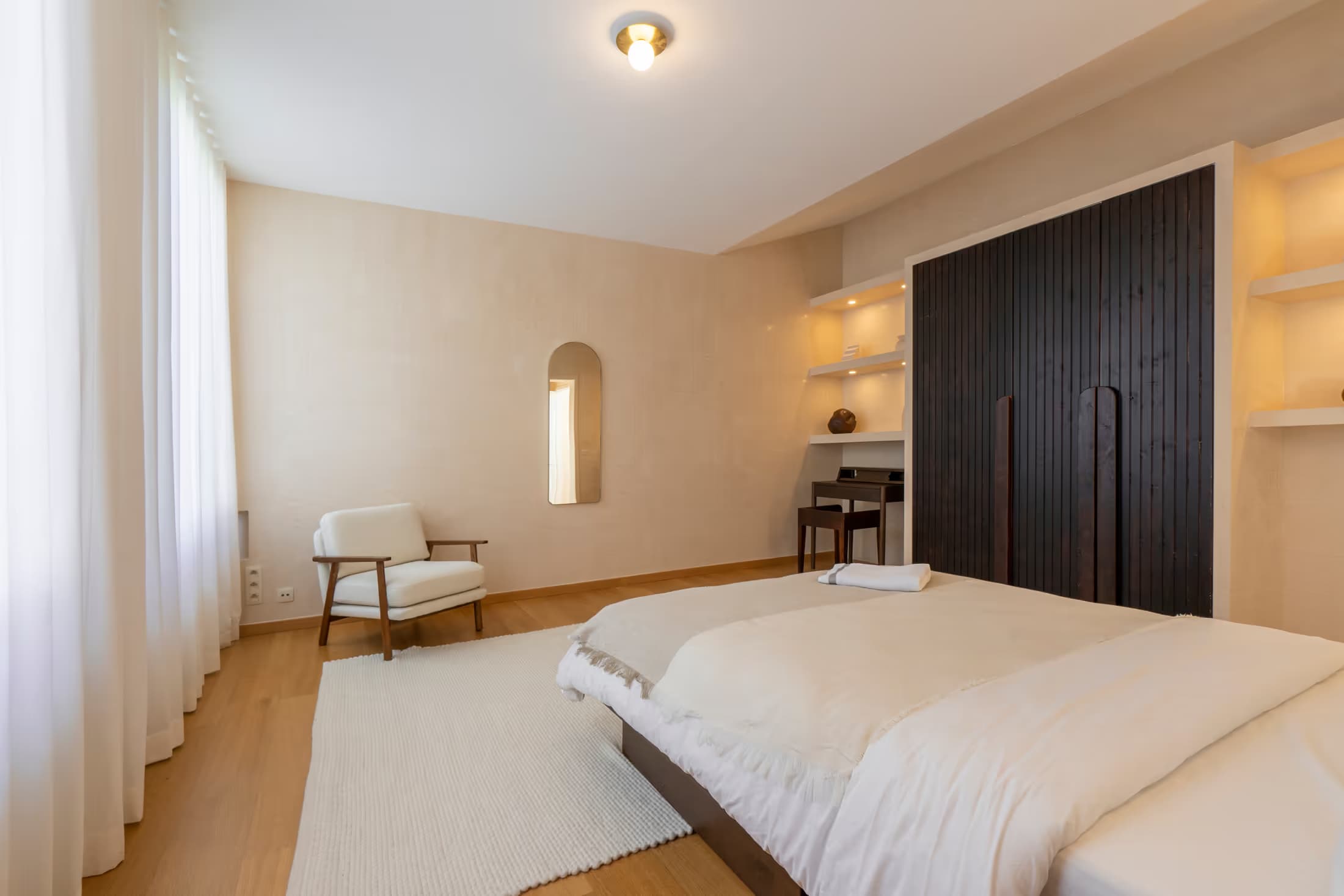 5. Co-living room – Street Side