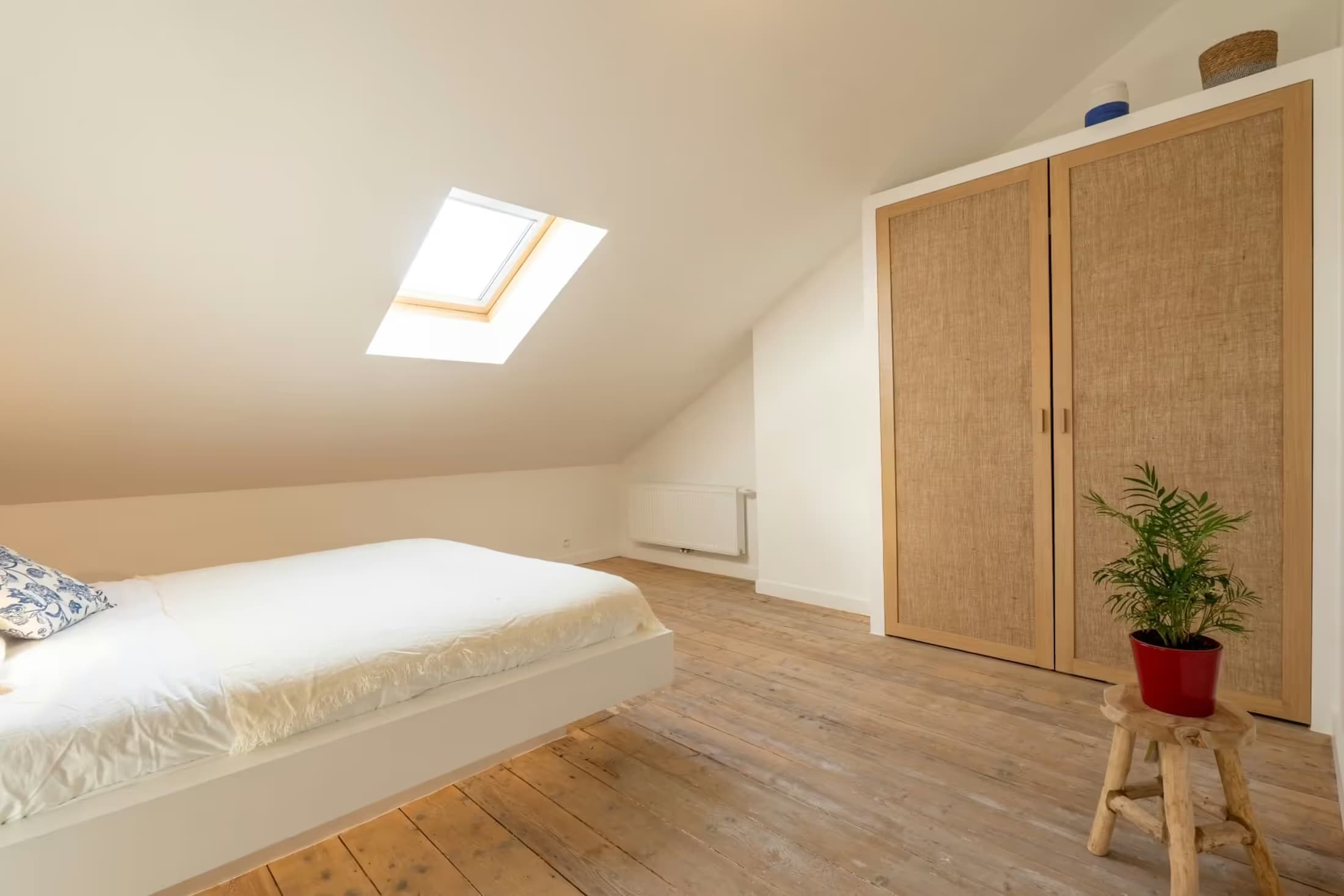 5. Co-living room – Street Side photo 1